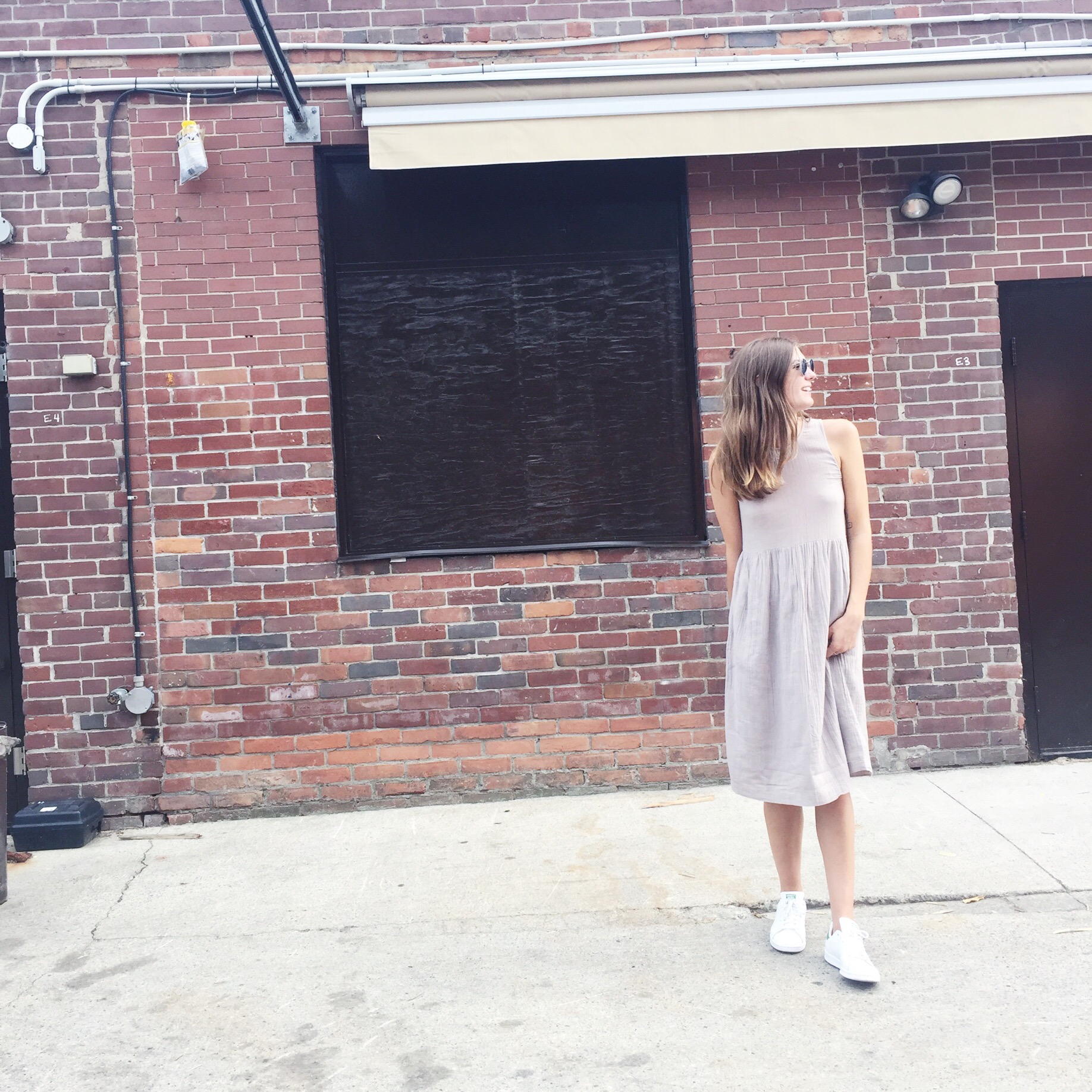 peasant-dress-with-sneakers